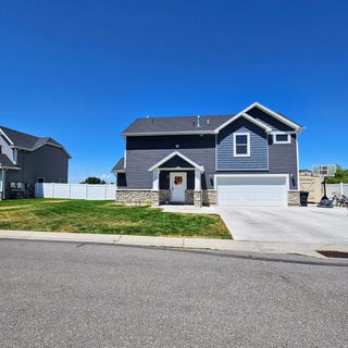 /international/us/467-w-1155-n-logan-ut-110108771064/