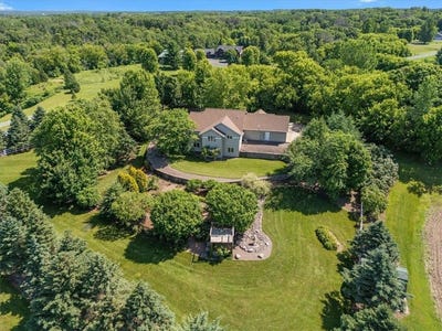 /international/us/851-174th-avenue-somerset-wi-110100677772/