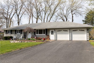 /international/us/7296-sandy-shore-drive-hamlin-ny-110107634595/
