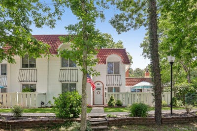 /international/us/360-birchwood-road-medford-ny-110108858219/