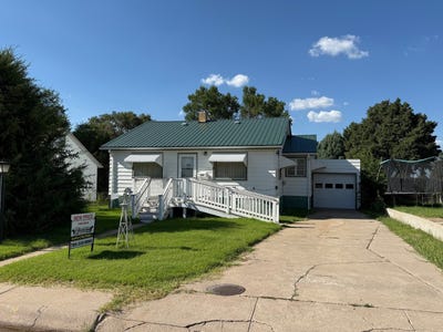 /international/us/520-e-second-st-st-francis-ks-110097043093/