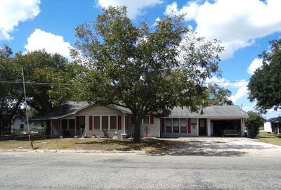 /international/us/403-north-west-street-weimar-tx-110103126002/