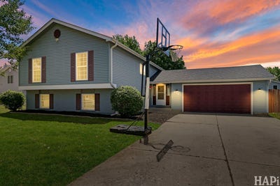 /international/us/3615-w-drake-court-mchenry-il-110108614528/