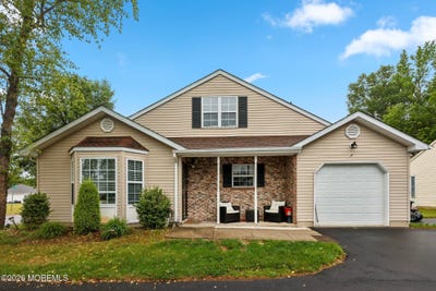 /international/us/81-farnworth-close-freehold-nj-110108335669/