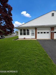 /international/us/87a-fairway-lane-manchester-nj-110106228896/