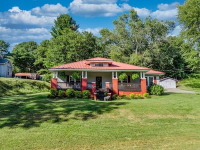 /international/us/195-isabella-avenue-copperhill-tn-110098242943/