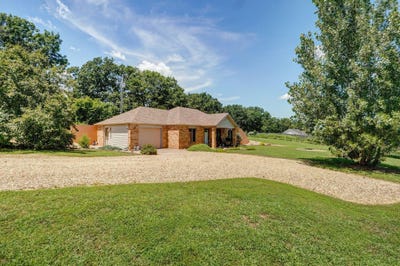 /international/us/1360-johnson-road-sparta-mo-110100658712/