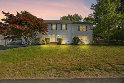 /international/us/8-robinwood-dr-canton-ma-110108816037/