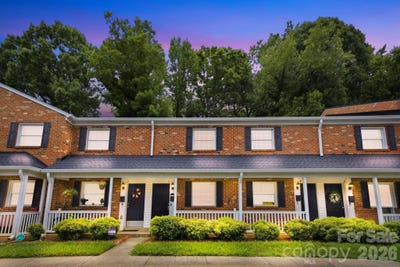 /international/us/1215-green-oaks-lane-charlotte-nc-110108531956/