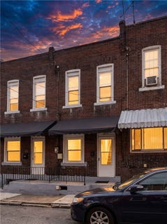 /international/us/2014-tustin-st-downtown-pgh-pa-110108796091/