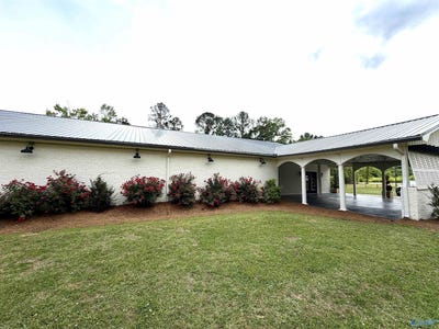 /international/us/5970-us-highway-11-s-attalla-al-110100616363/