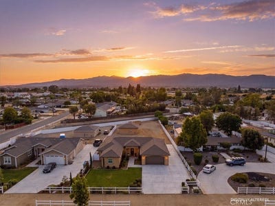 /international/us/3038-2nd-norco-ca-110107638295/