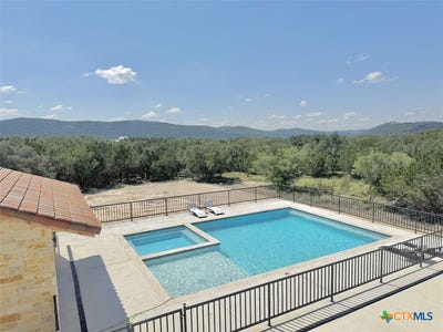 /international/us/1747-mountain-valley-drive-concan-tx-110120588443/