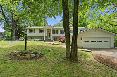 /international/us/2639-kathleen-drive-brighton-mi-110108394822/