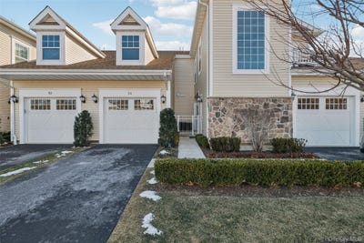 /international/us/34-greentree-court-shirley-ny-110105192527/