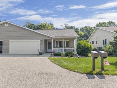 /international/us/1529-15th-street-baraboo-wi-110101295306/