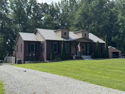/international/us/245-hart-lane-russell-springs-ky-110109701477/