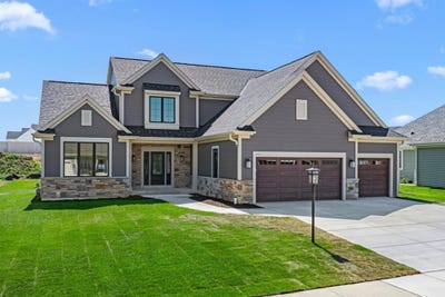 /international/us/3809-white-oak-way-waukesha-wi-110120499085/