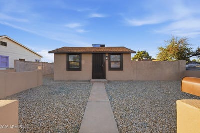 /international/us/5521-w-northview-avenue-glendale-az-110105427032/