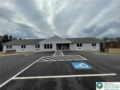 /international/us/4315-washington-street-washington-twp-pa-110105343711/