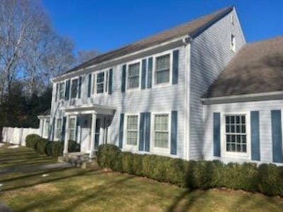 /international/us/23-east-woods-path-sagaponack-ny-110106329244/