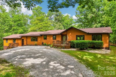 /international/us/3229-n-bearwallow-road-hendersonville-nc-110108535006/