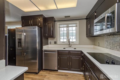 /international/us/217-mayflower-way-monroe-nj-110107829384/