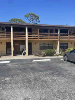 /international/us/8-quails-run-blvd-englewood-fl-110108341436/