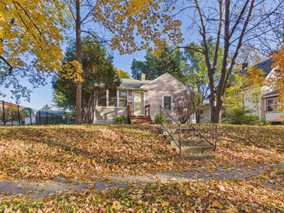 /international/us/221-1st-avenue-se-glenwood-mn-110120485990/