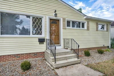 /international/us/24000-knickerbocker-road-bay-village-oh-110107281909/