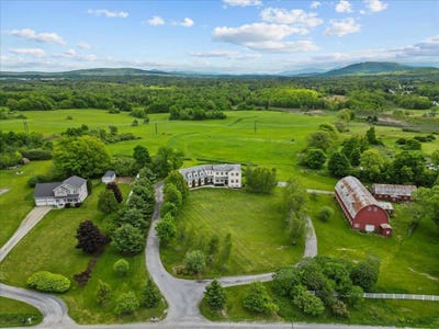 /international/us/413-hibbard-road-milton-vt-110108550375/