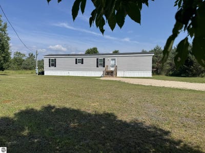 /international/us/12588-moorestown-road-fife-lake-mi-110100922225/