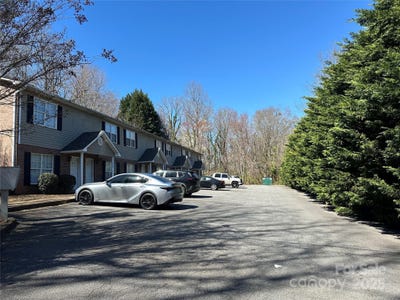 /international/us/972-nw-8th-avenue-hickory-nc-110100898508/