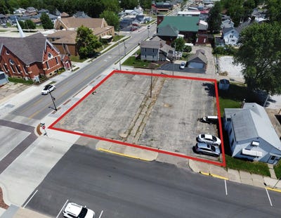 /international/us/124-e-platt-street-maquoketa-ia-110098182375/