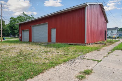 /international/us/22130-bedford-road-n-battle-creek-mi-110094449367/