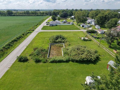 /international/us/206-e-owen-street-kentland-in-110119669835/