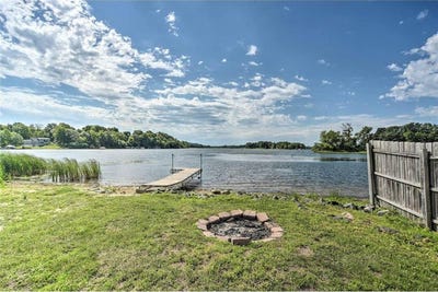 /international/us/516-park-island-rd-center-city-mn-110100862724/