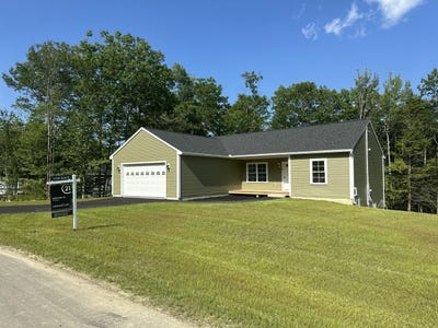 /international/us/4-lochview-drive-lewiston-me-110099792130/