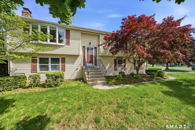 /international/us/17-spruceland-road-enfield-ct-110108338732/