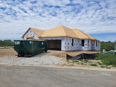 /international/us/2102-bluestem-dr-waukesha-wi-110108094932/
