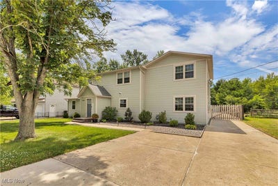/international/us/9892-valleyview-drive-columbia-station-oh-110100800582/