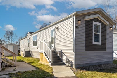 /international/us/875-w-grand-river-williamston-mi-110095432352/
