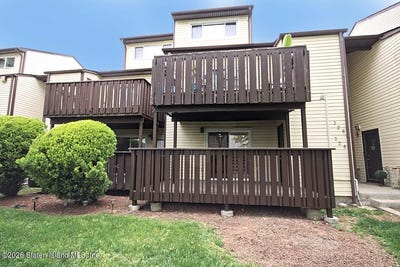 /international/us/328-timber-ridge-drive-staten-island-ny-110108877258/