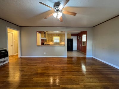 /international/us/607-lavaca-cuero-tx-110104106877/