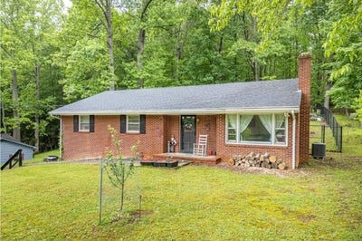 /international/us/809-hickory-lane-marion-va-110099900904/