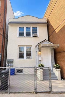 /international/us/5712-xenia-st-corona-ny-110110146738/
