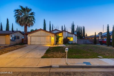 /international/us/44231-fine-street-lancaster-ca-110108233681/