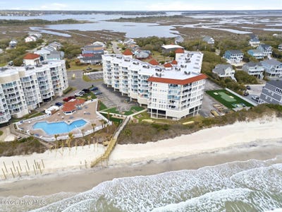 /international/us/2000-new-river-inlet-road-north-topsail-beach-nc-110106922503/