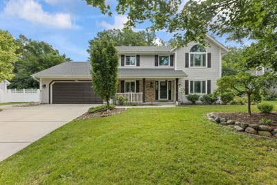/international/us/8026-s-85th-st-franklin-wi-110101145402/