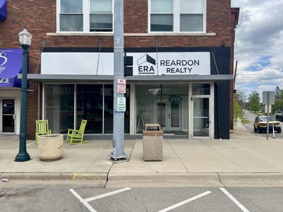 /international/us/101-105-n-main-street-brooklyn-mi-110104519257/